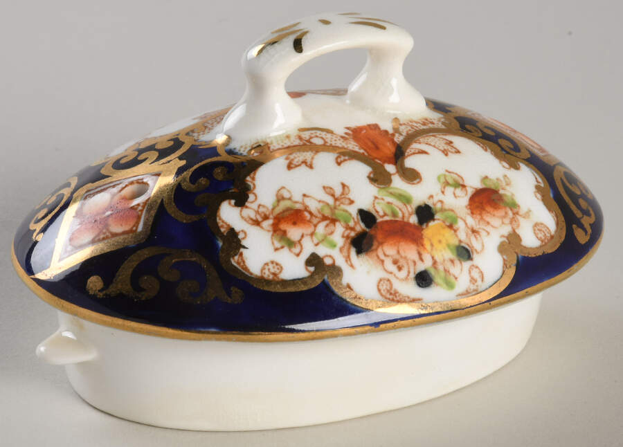 Heirloom (Bone China Stamp) Lid for Small Teapot by Royal Albert-1