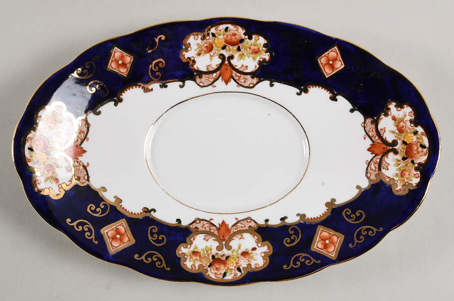 Heirloom (Bone China Stamp) Underplate for Gravy Boat by Royal Albert-1