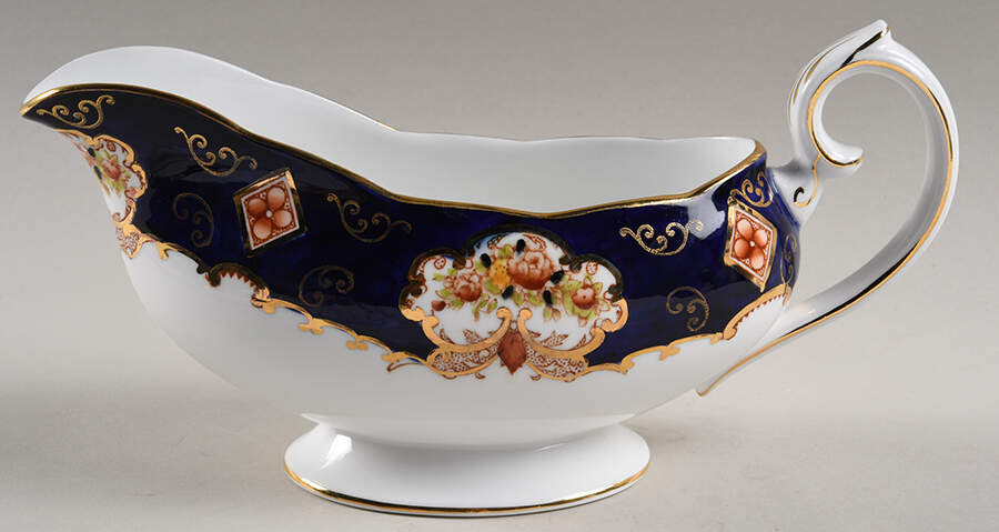 Heirloom (Bone China Stamp) Gravy Boat by Royal Albert-1