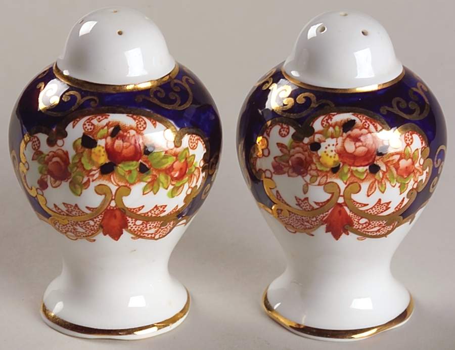Heirloom (Bone China Stamp) Salt & Pepper Set by Royal Albert-1