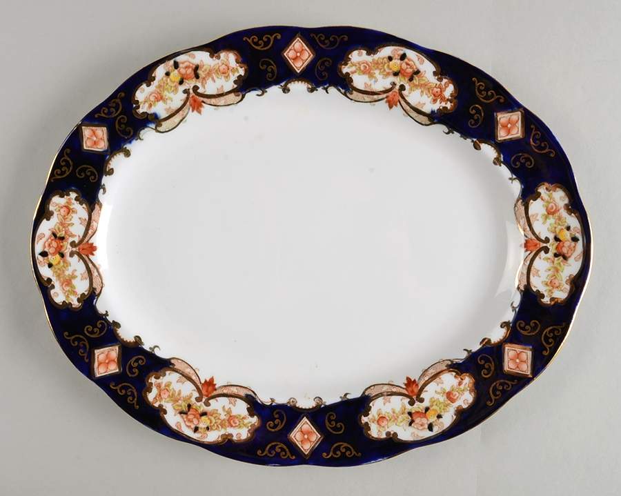 Heirloom (Bone China Stamp) 12" Oval Serving Platter by Royal Albert-1