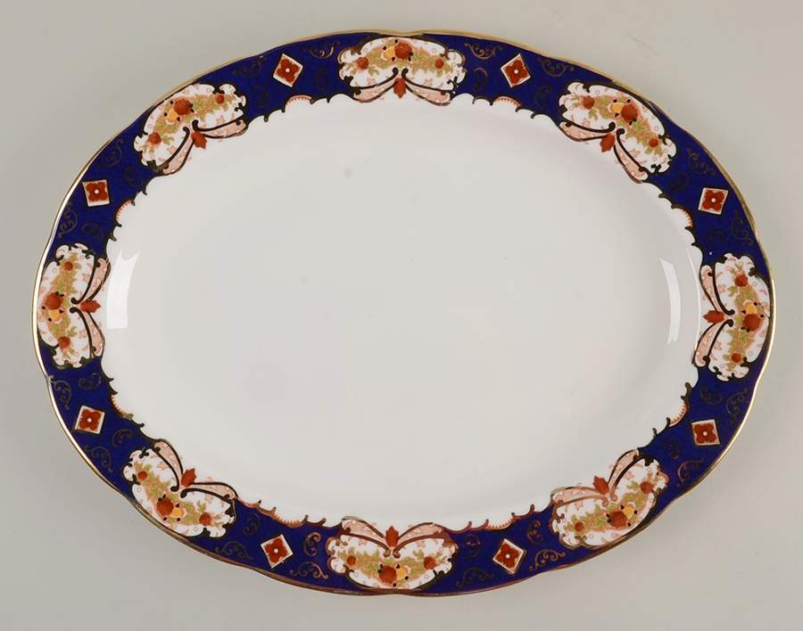 Heirloom (Bone China Stamp) 16" Oval Serving Platter by Royal Albert-1