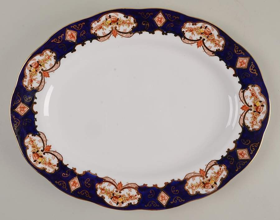 Heirloom (Bone China Stamp) 15" Oval Serving Platter by Royal Albert-1
