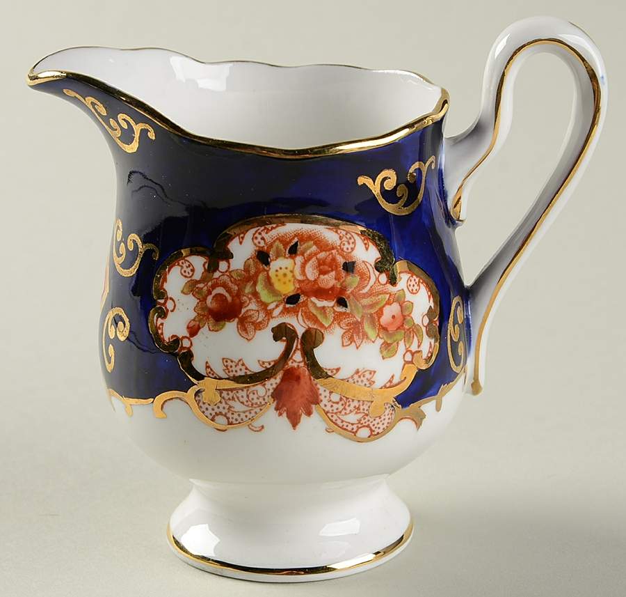 Heirloom (Bone China Stamp) Mini Creamer by Royal Albert-1