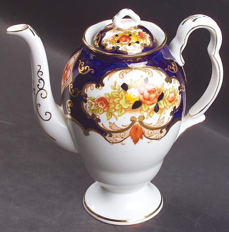 Heirloom (Bone China Stamp) Mini Coffee Pot & Lid by Royal Albert-1