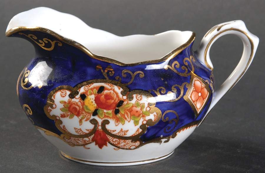 Heirloom (Bone China Stamp) Mini Creamer by Royal Albert-1