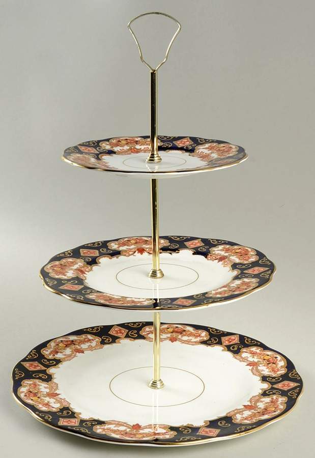 Heirloom (Bone China Stamp) 3-Tiered Serving Tray (DP, SP, BB) by Royal Albert-1