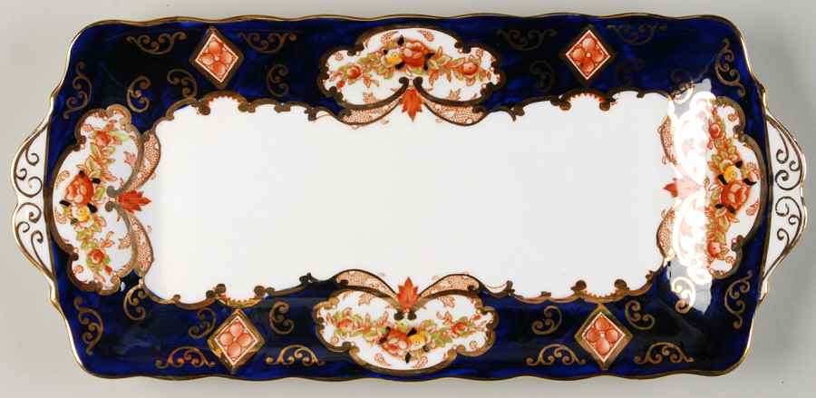 Heirloom (Bone China Stamp) Large Sandwich Tray by Royal Albert-1