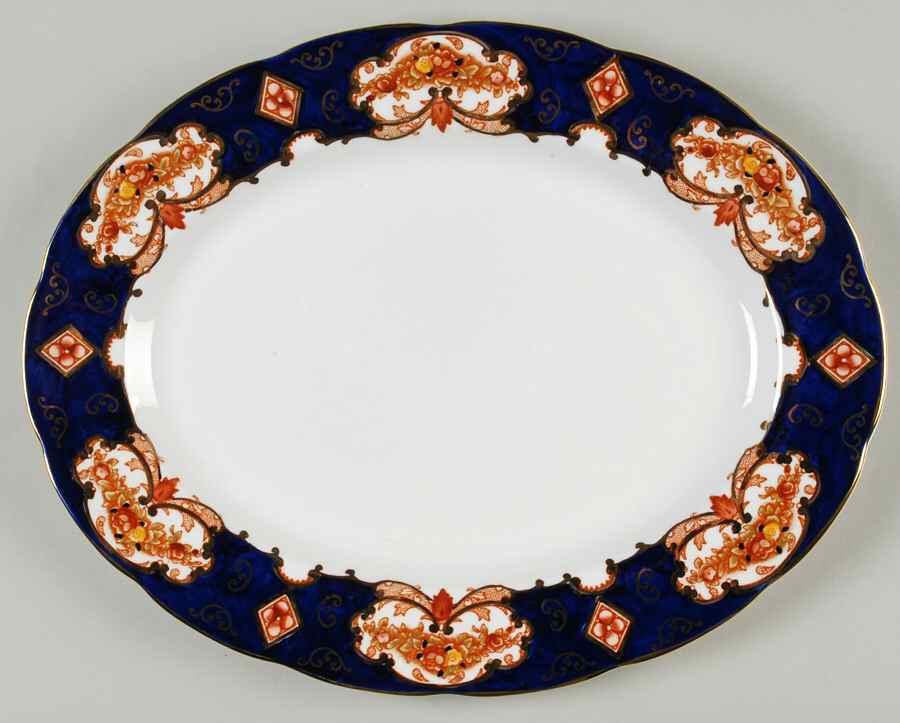 Heirloom (Bone China Stamp) 13" Oval Serving Platter by Royal Albert-1