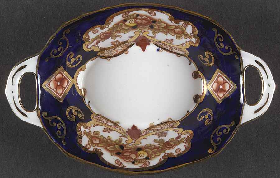 Heirloom (Bone China Stamp) 5" Oval Sweet Meat Dish by Royal Albert-1