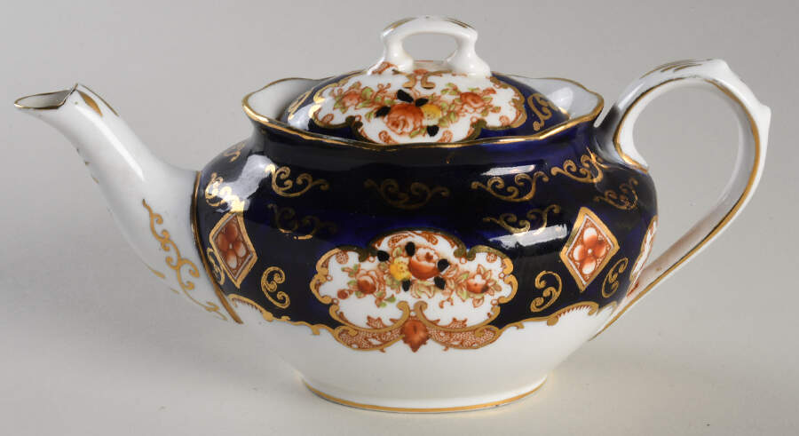 Heirloom (Crown China Stamp, SCALLOPED) Individual Teapot & Lid by Royal Albert-1