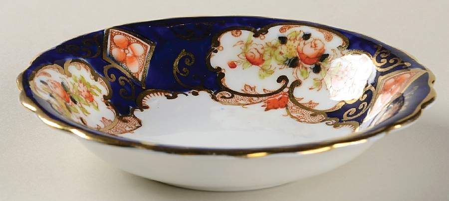 Heirloom (Crown China Stamp, SCALLOPED) Fruit/Dessert (Sauce) Bowl by Royal Albert-1