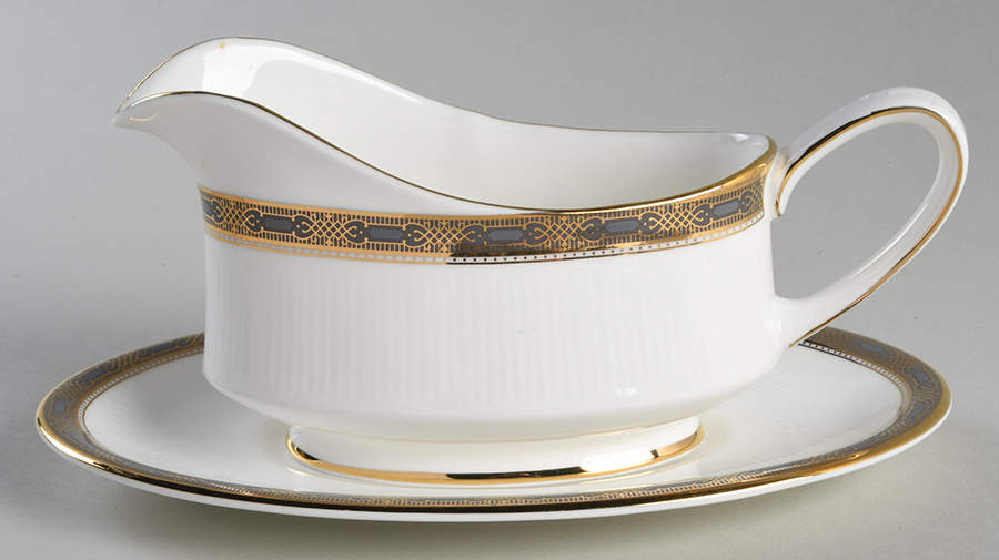 Iona Gravy Boat & Underplate by Royal Albert-1