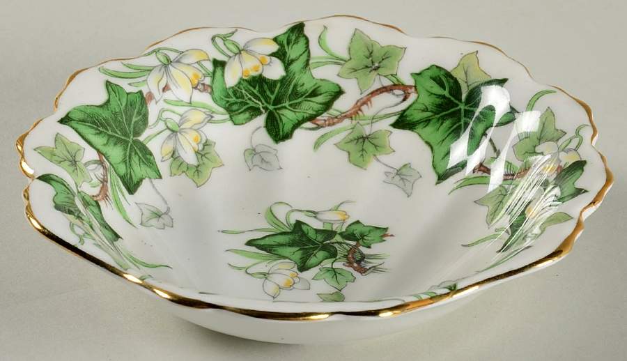 Ivy Lea Shell Shaped Dish by Royal Albert-1