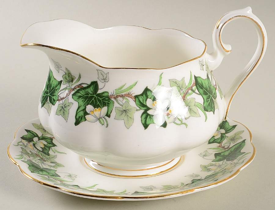 Ivy Lea Gravy Boat & Underplate by Royal Albert-1