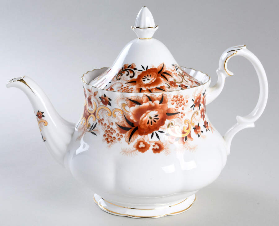 Keepsake Teapot & Lid by Royal Albert-1