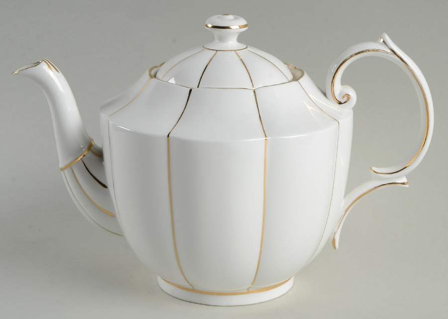 Kent Teapot & Lid by Royal Albert-1
