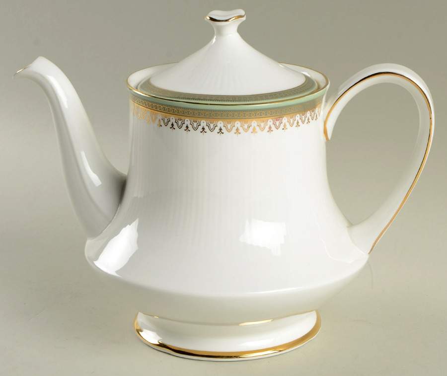 Kensington Teapot & Lid by Royal Albert-1