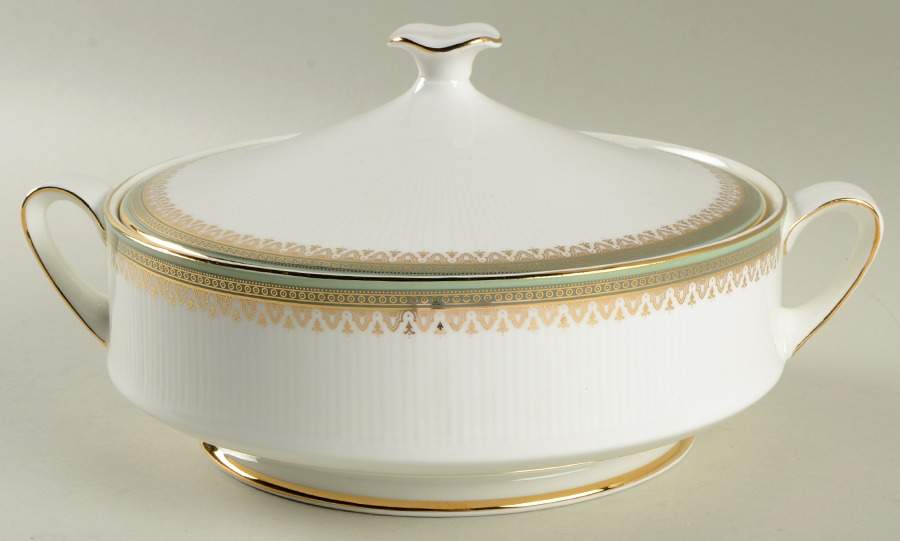 Kensington Round Covered Vegetable by Royal Albert-1