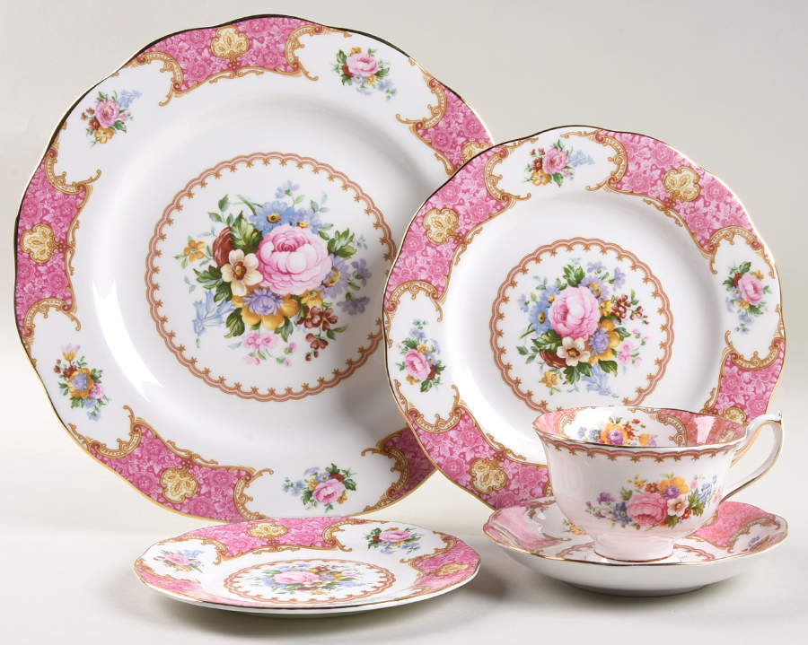 Lady Carlyle 5 Piece Place Setting by Royal Albert-1