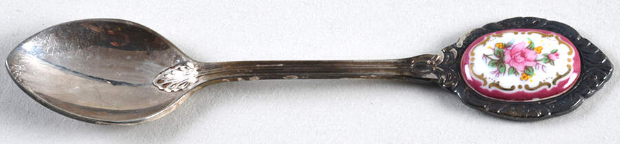 Lady Hamilton Five O'Clock Teaspoon by Royal Albert-1