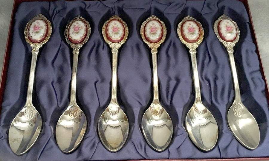 Lady Hamilton Five O'Clock Spoon (Set of 6) by Royal Albert-1