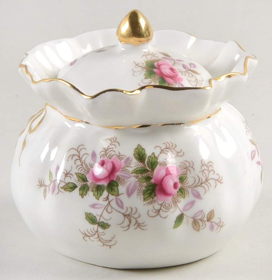 Lavender Rose Dorothy Box with Lid by Royal Albert-1