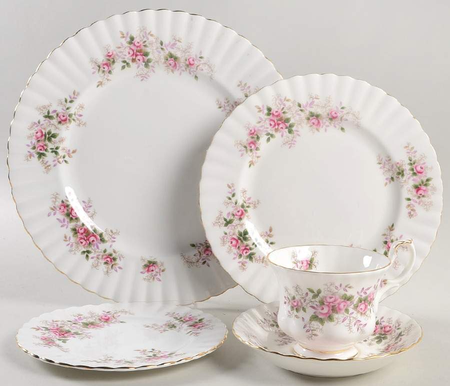Lavender Rose 5 Piece Place Setting by Royal Albert-1