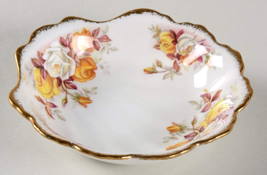 Lenora Shell Shaped Dish by Royal Albert-1