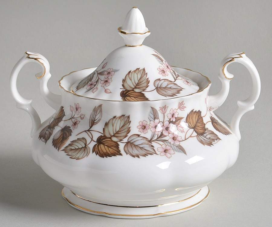 Linden Lea (Montrose) Sugar Bowl & Lid by Royal Albert-1