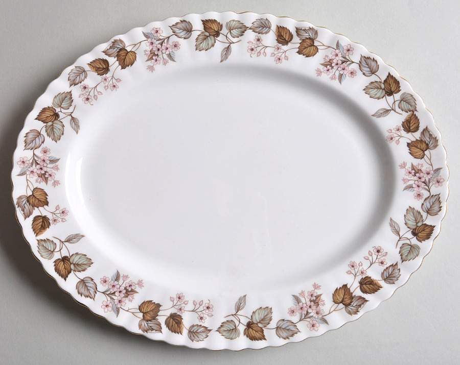 Linden Lea (Montrose) 13" Oval Serving Platter by Royal Albert-1