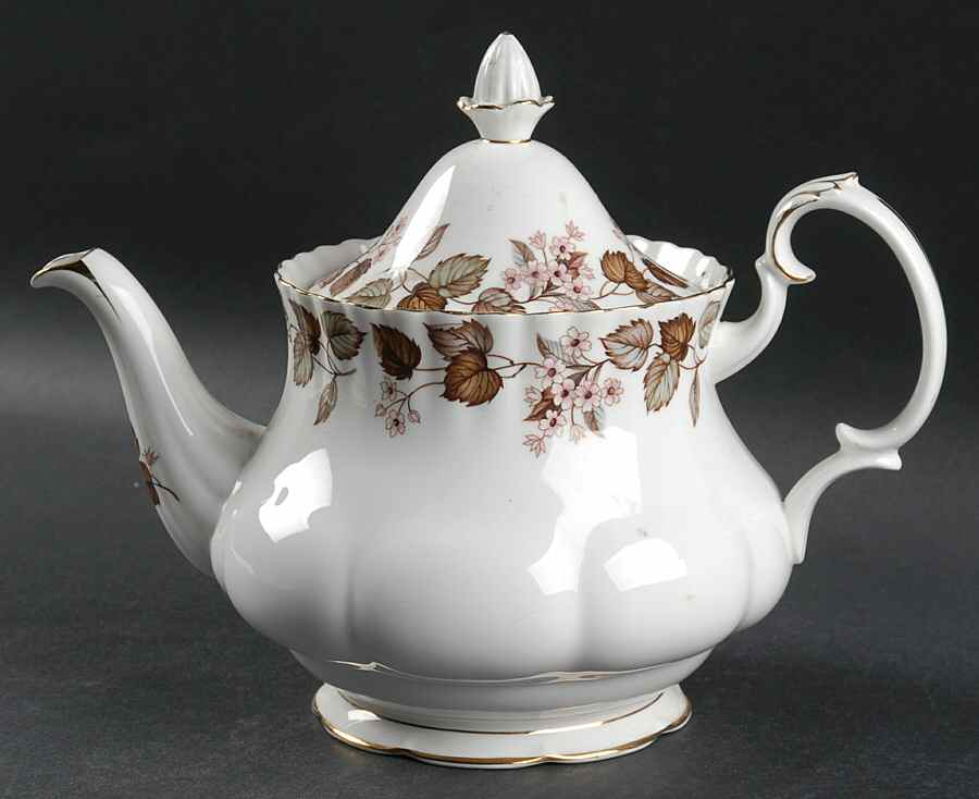 Linden Lea (Montrose) Teapot & Lid by Royal Albert-1