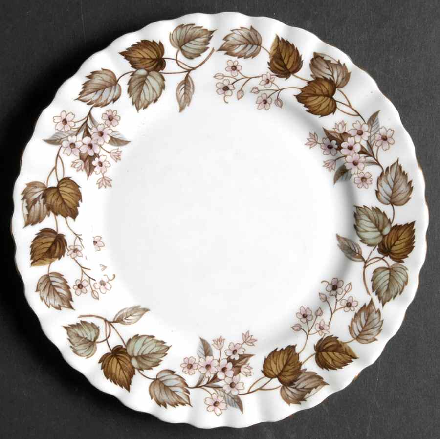 Linden Lea (Montrose) Dinner Plate by Royal Albert-1