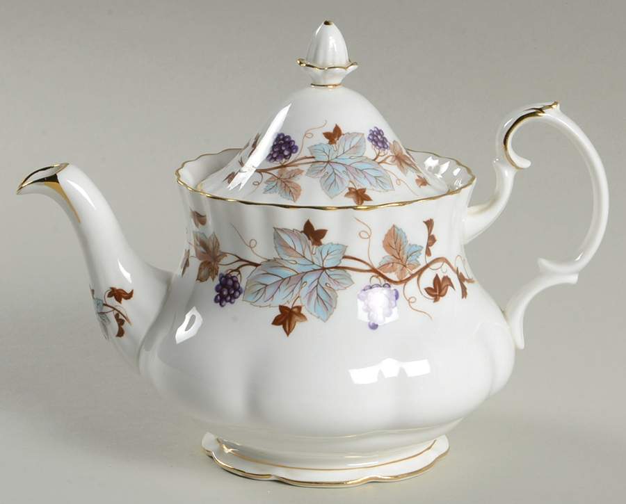 Lorraine Mini Teapot & Lid by Royal Albert-1
