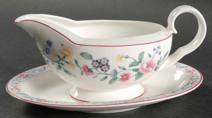 Marguerite Gravy Boat & Underplate by Royal Albert-1