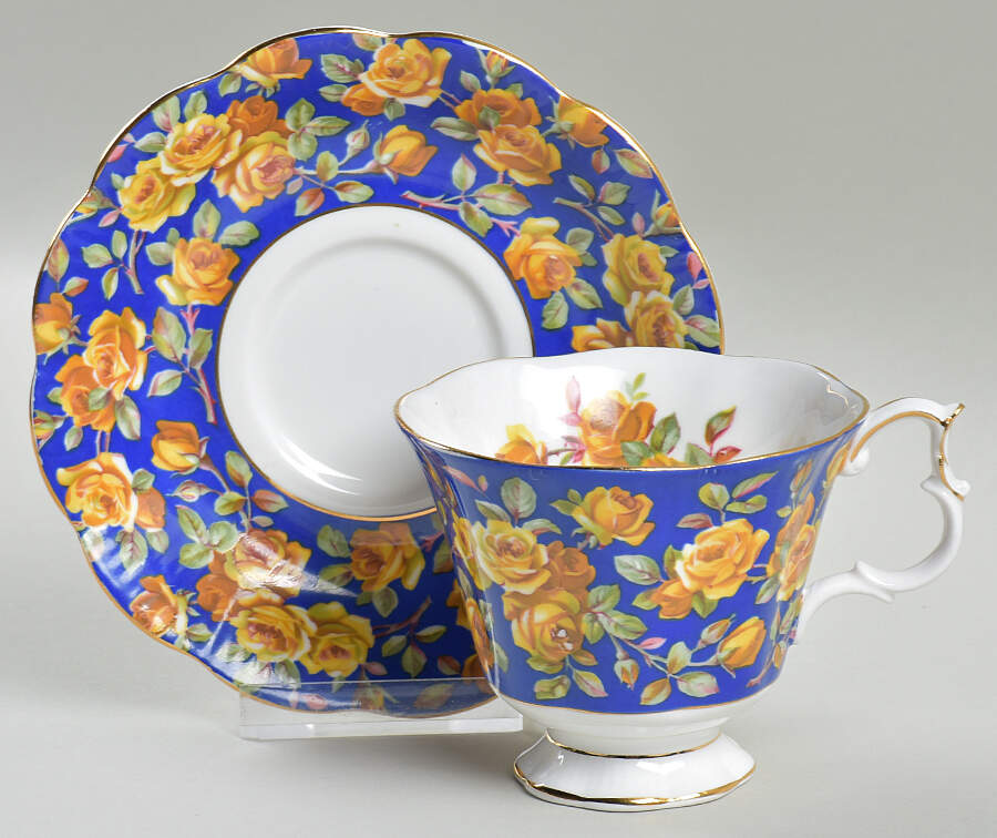 Merrie England Series Footed Cup & Saucer Set by Royal Albert-1