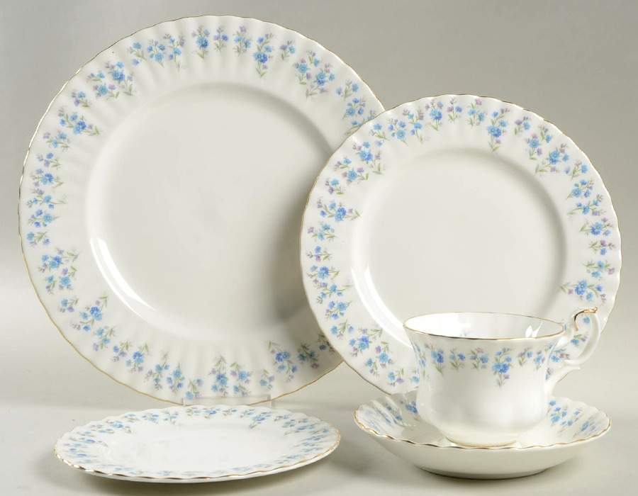 Memory Lane 5 Piece Place Setting by Royal Albert-1