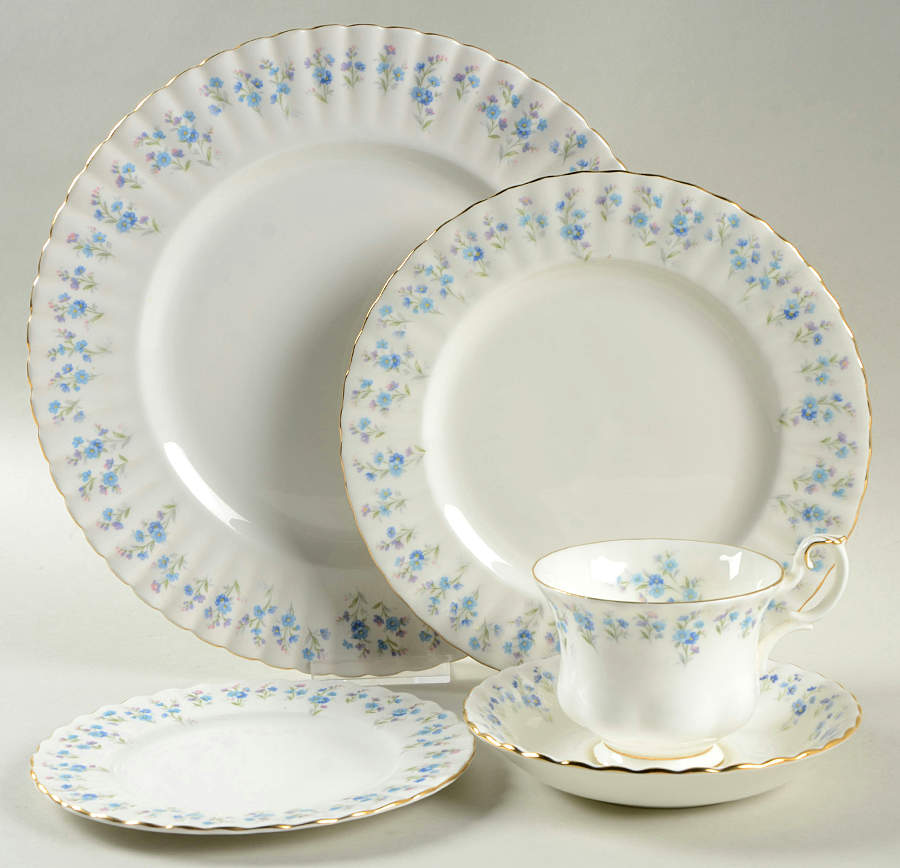 Memory Lane 40 Piece Estate Set by Royal Albert-1