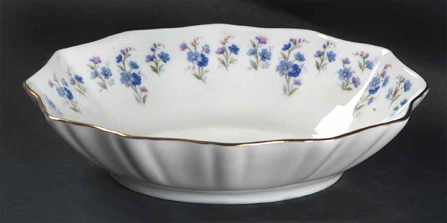Memory Lane 5" Oval Sweet Meat Dish by Royal Albert-1