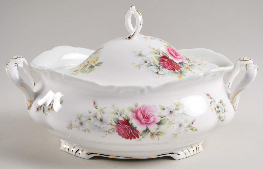 Memories Oval Covered Vegetable by Royal Albert-1