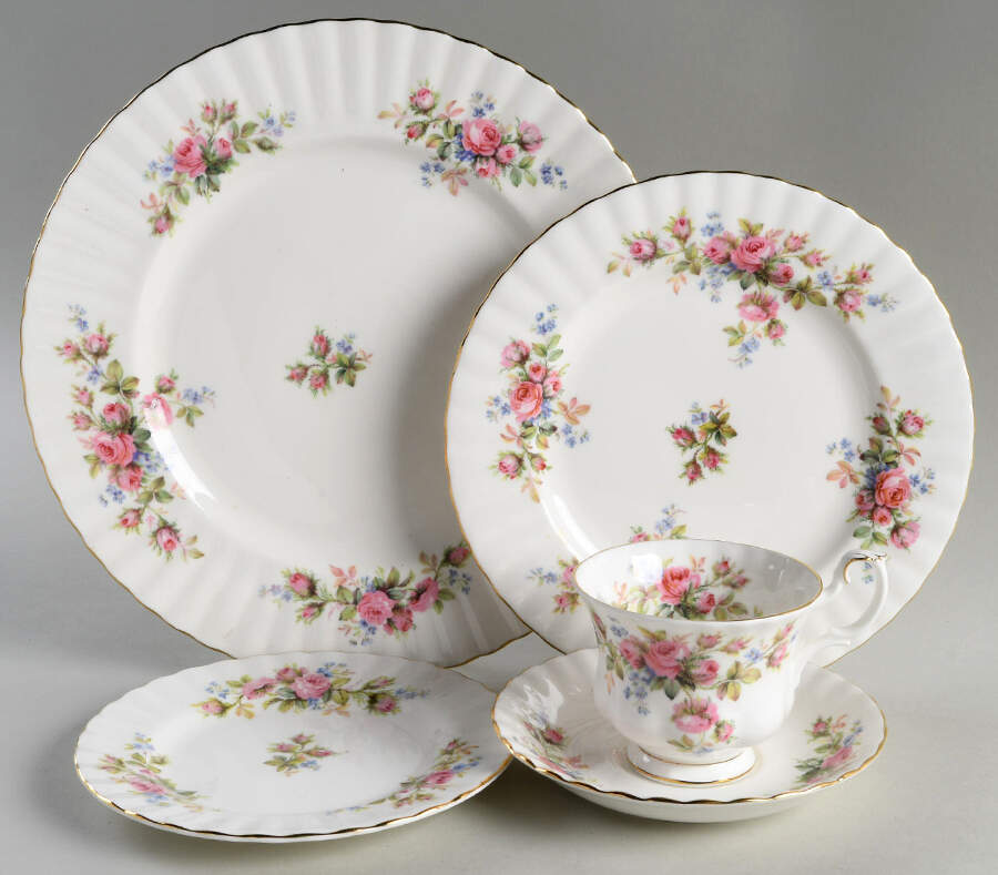 Moss Rose (Montrose Shape) 40 Piece Estate Set by Royal Albert-1
