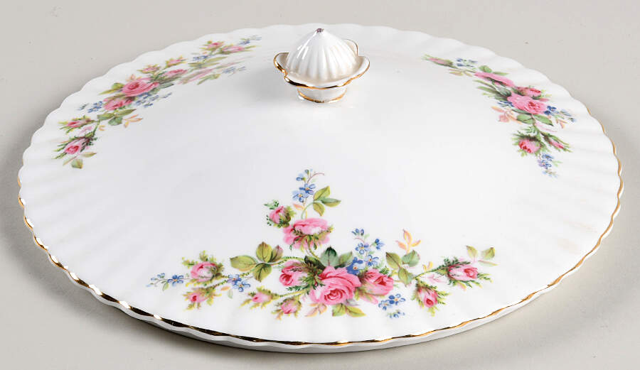 Moss Rose (Montrose Shape) Lid for Round Vegetable by Royal Albert-1