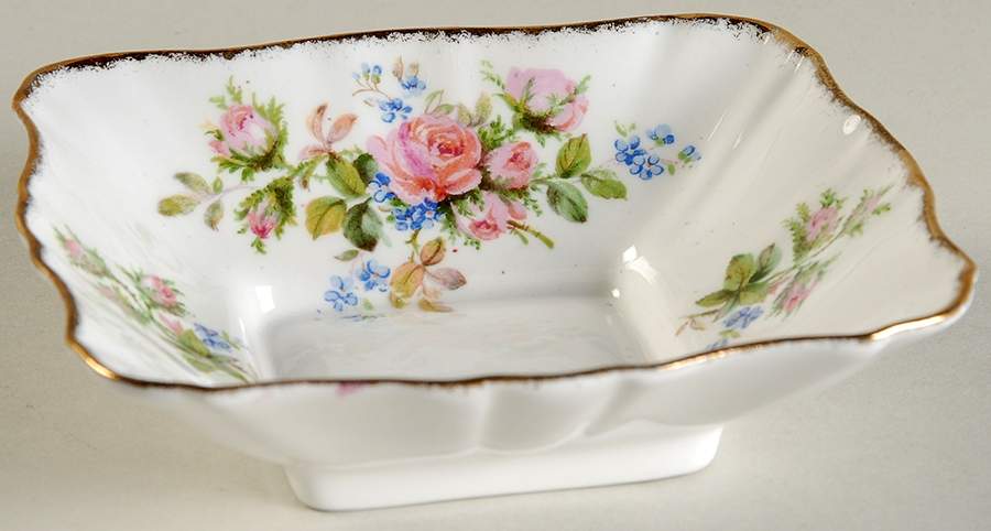 Moss Rose (Hampton, Older) 4" Square Sweet Meat by Royal Albert-1