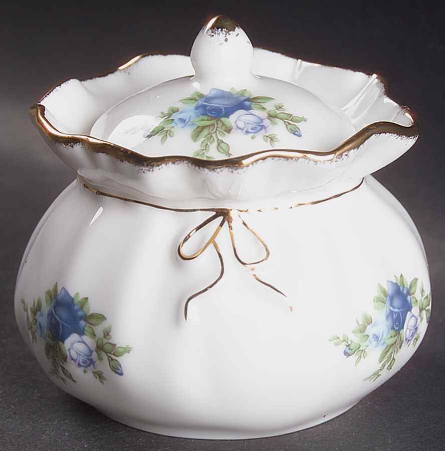 Moonlight Rose Dorothy Box with Lid by Royal Albert-1