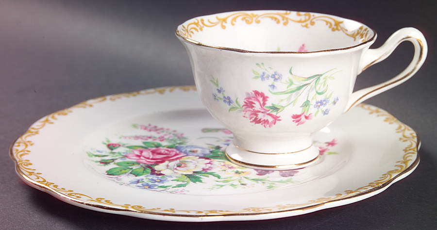 Nosegay Snack Plate & Cup Set by Royal Albert-1