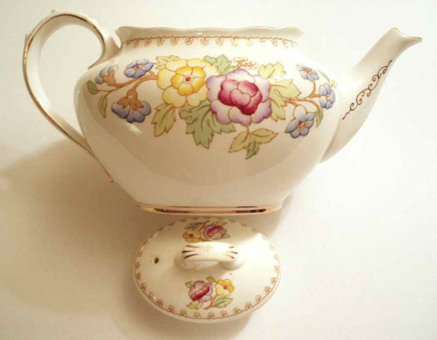 Old Cathay Teapot & Lid by Royal Albert-1