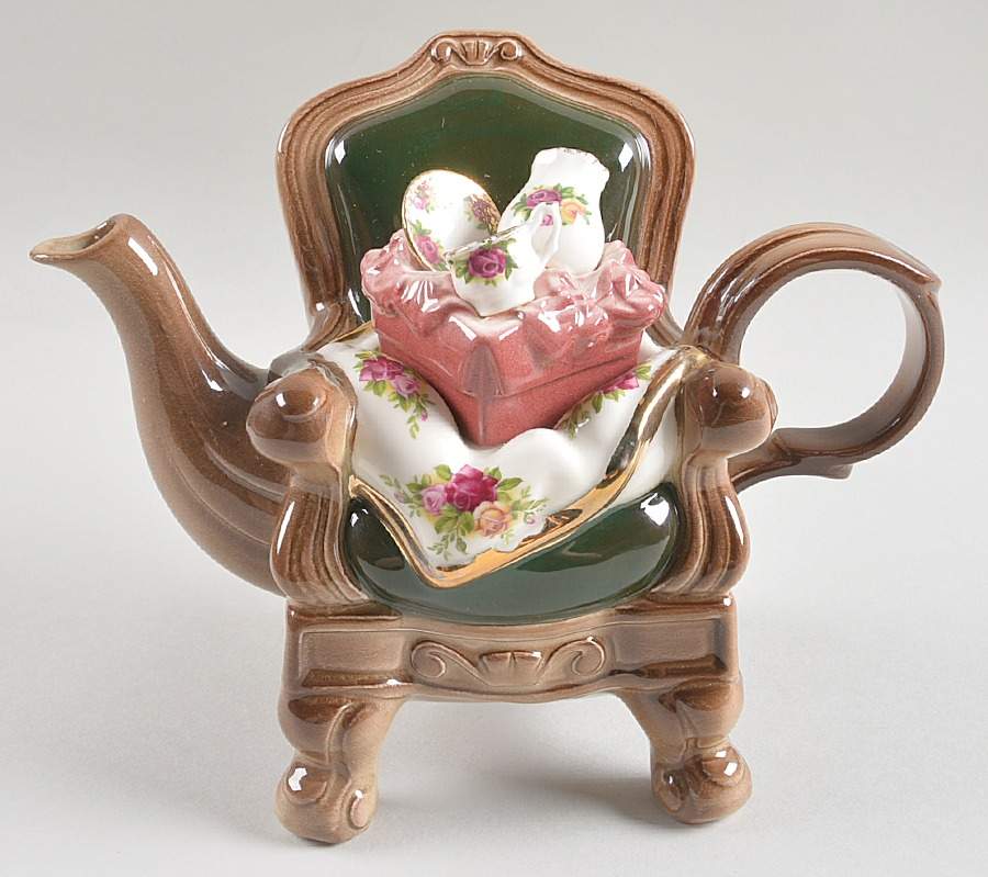 Old Country Roses Mini Figural Teapot & Lid by Royal Albert-1