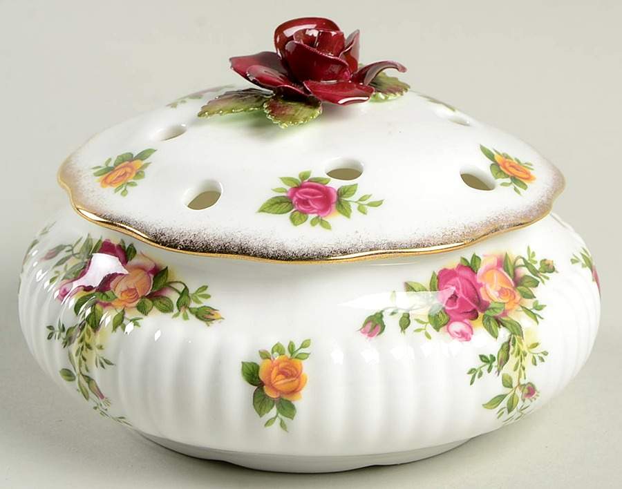 Old Country Roses Potpourri Box with Lid by Royal Albert-1