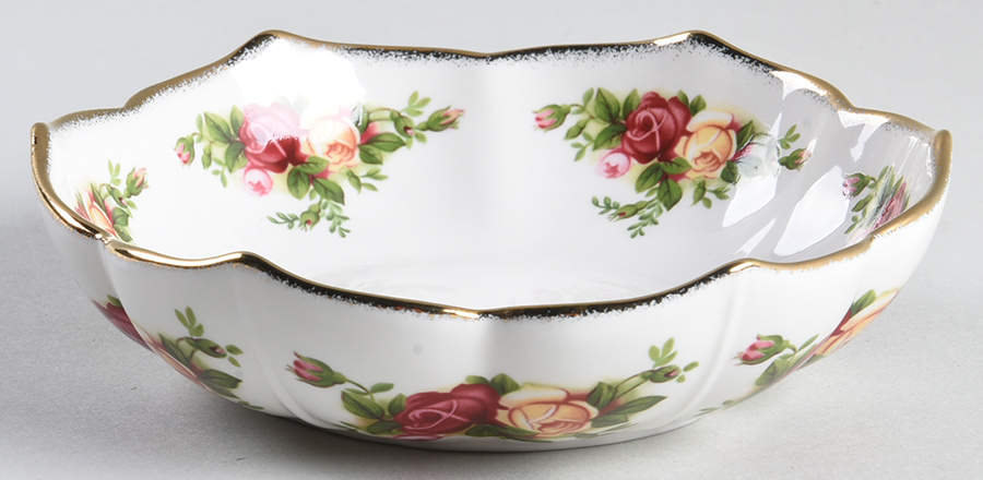 Old Country Roses 5" Round Sweet Meat by Royal Albert-1
