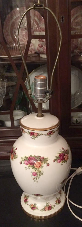 Old Country Roses 12" Electric Lamp No Shade by Royal Albert-1